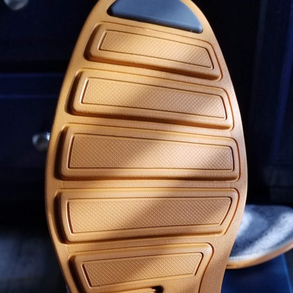 Shoes - Picture 3 of 6